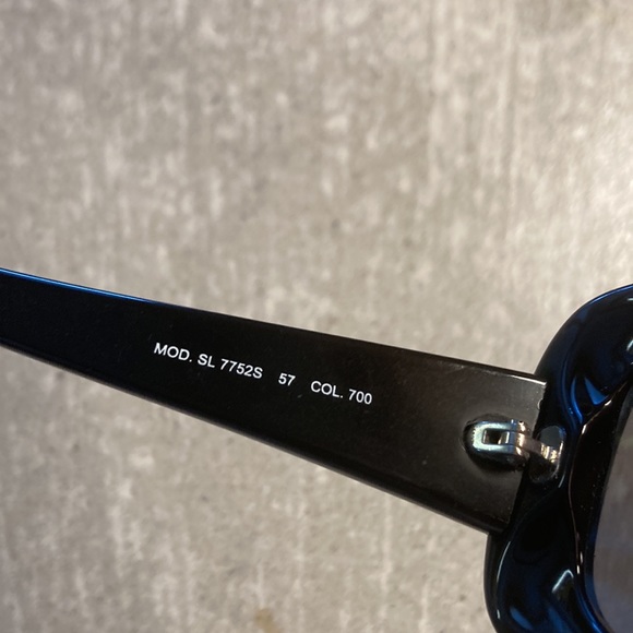 Fendi Sunglasses - Picture 3 of 11